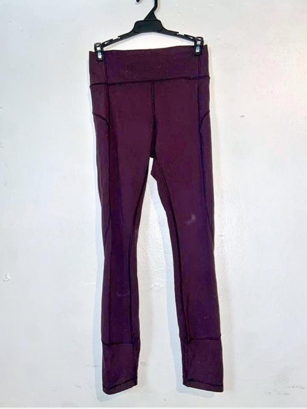 Lulu Lemon Athleisure Athletic Sporty Yoga High-Rise Stretch Leggings‎ in Plum